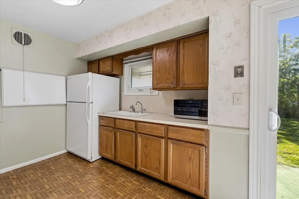 725 Woodbine Drive Fenton City MI 48430