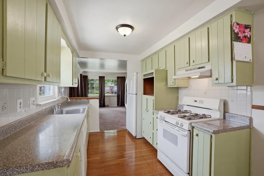 35843 Rewa Street Clinton Charter Township MI 48035