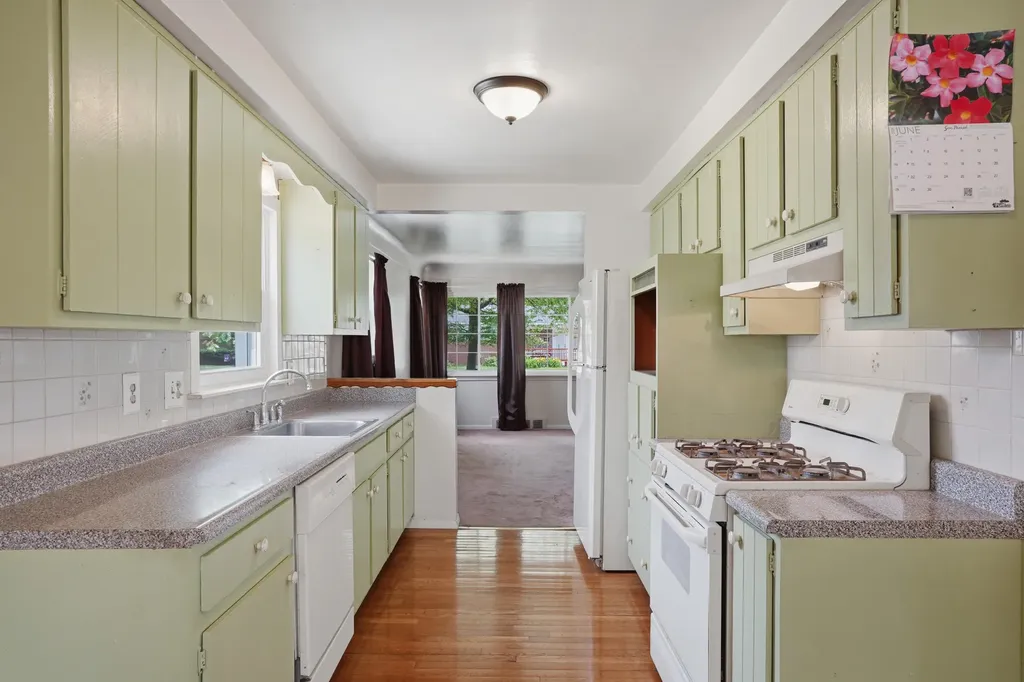 35843 Rewa Street Clinton Charter Township MI 48035