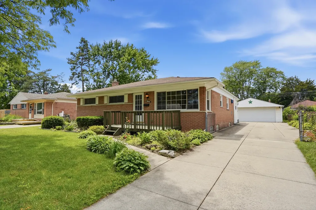 35843 Rewa Street Clinton Charter Township MI 48035