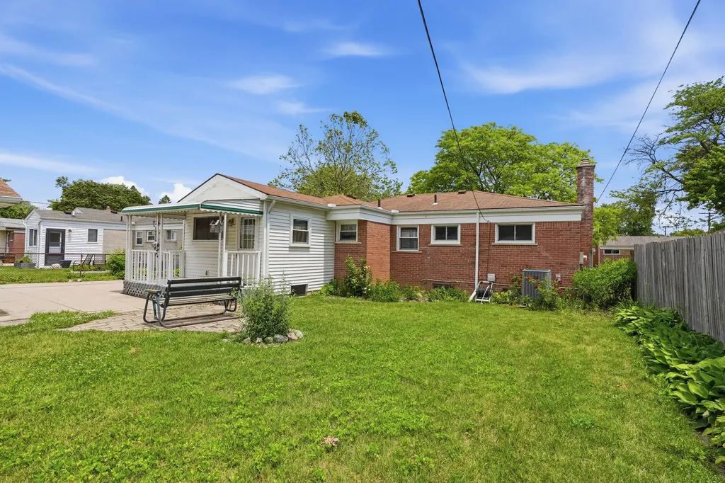 35843 Rewa Street Clinton Charter Township MI 48035
