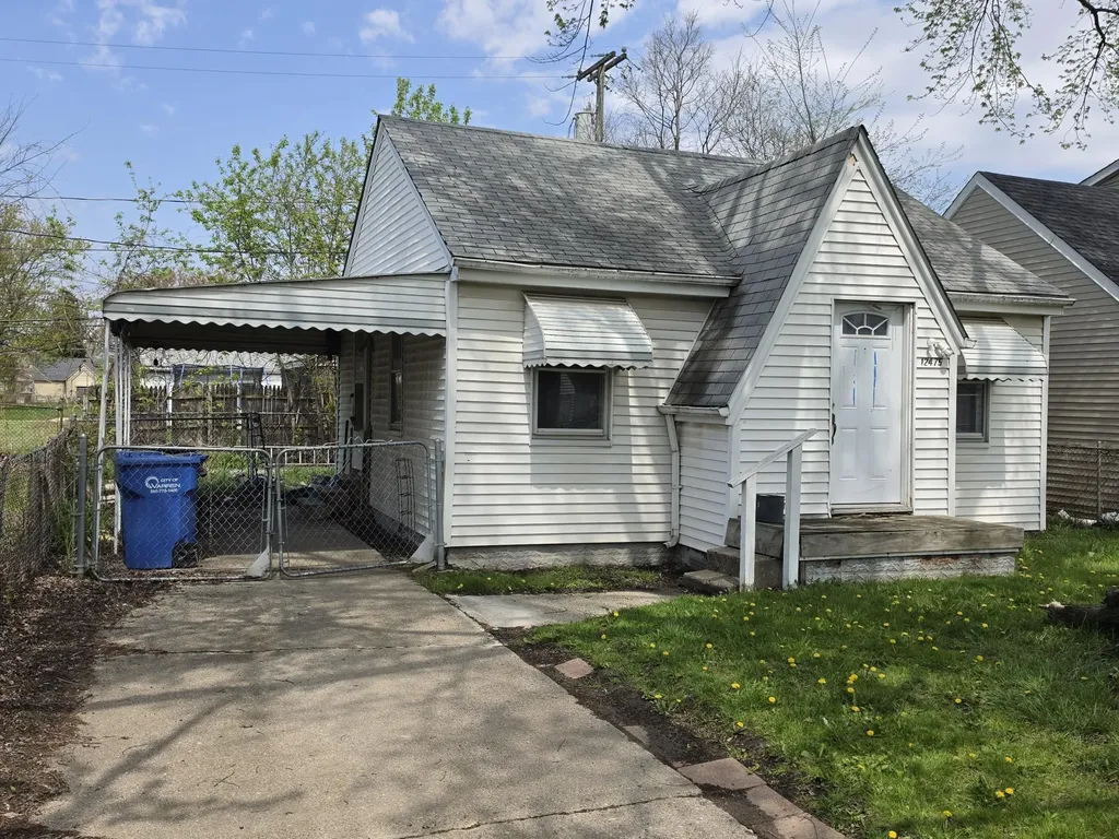 12475 Sarsfield Avenue Warren City MI 48089