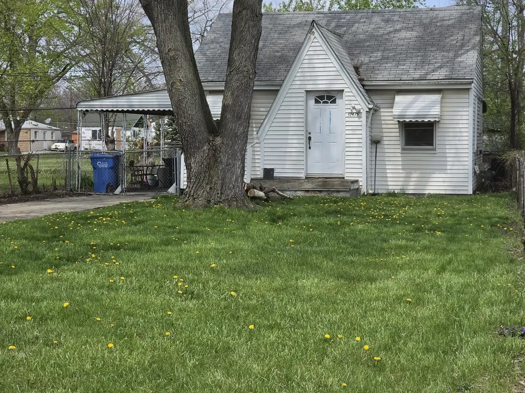 12475 Sarsfield Avenue Warren City MI 48089