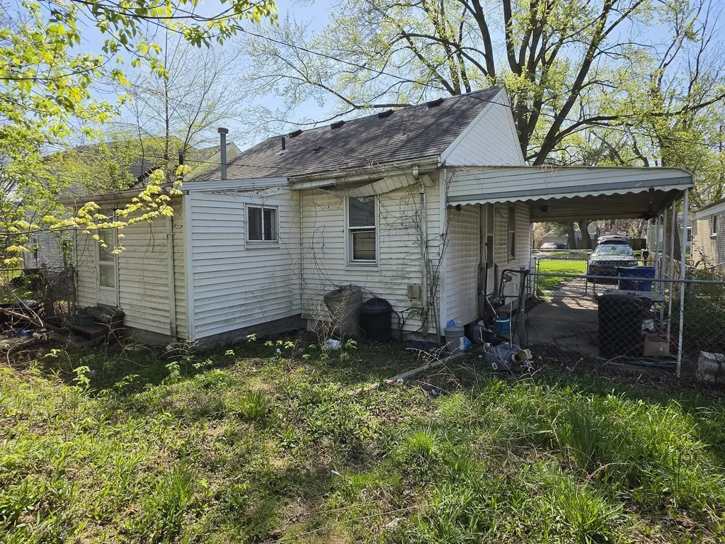 12475 Sarsfield Avenue Warren City MI 48089