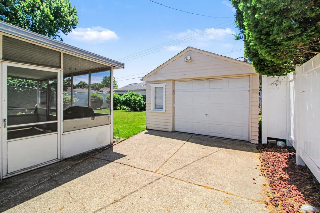 34101 Sequoia Street Westland City MI 48185
