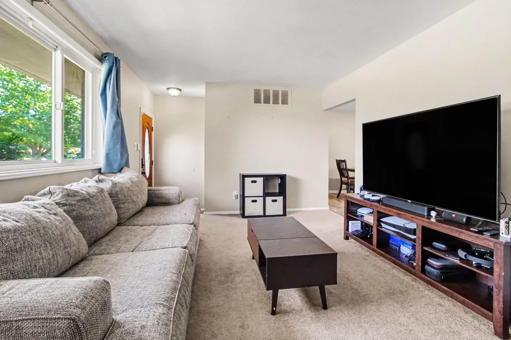 34101 Sequoia Street Westland City MI 48185