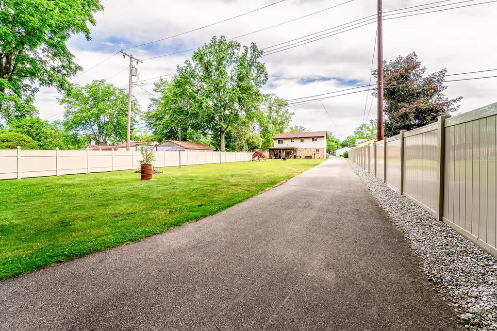 39001 Wade Road Romulus City MI 48174