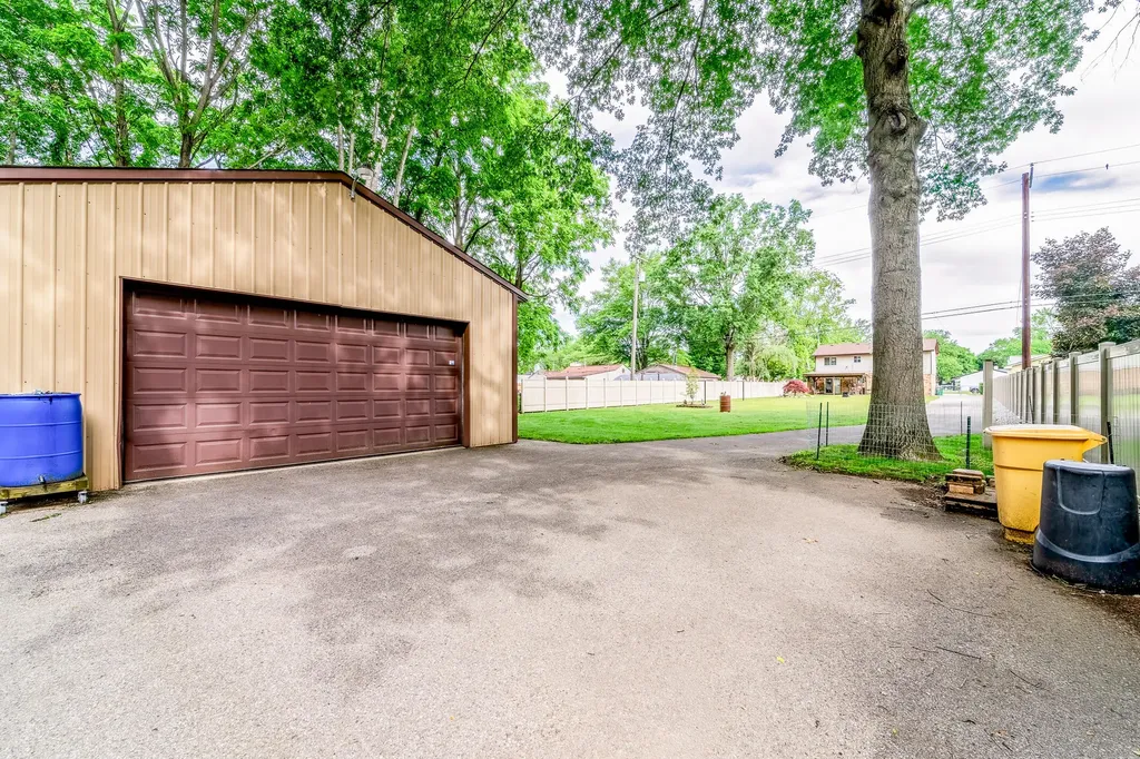 39001 Wade Road Romulus City MI 48174