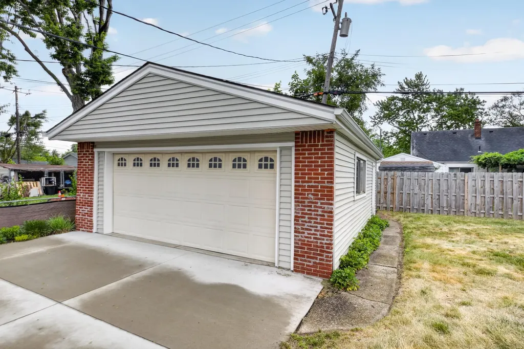 1039 Gault Drive Ypsilanti Charter Township MI 48198