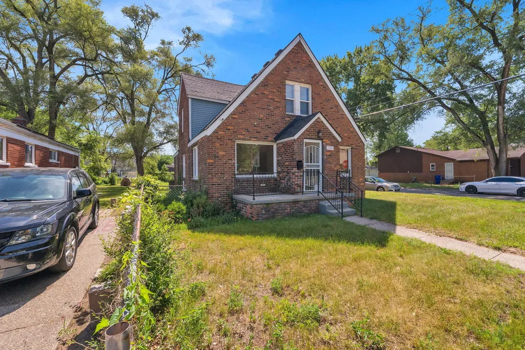 21004 Reimanville Avenue Royal Oak Charter Township MI 48220