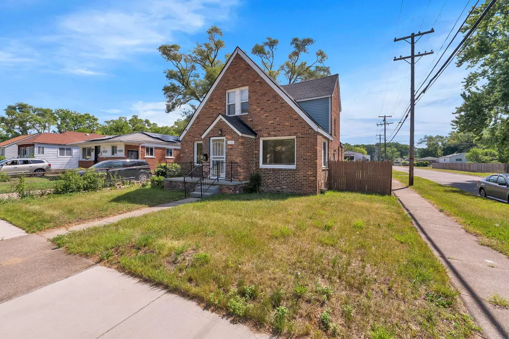 21004 Reimanville Avenue Royal Oak Charter Township MI 48220