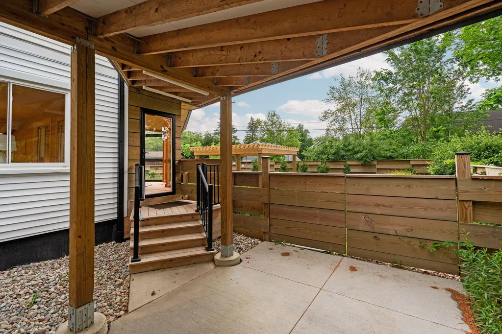 2050 Camelot Road Ann Arbor City MI 48104