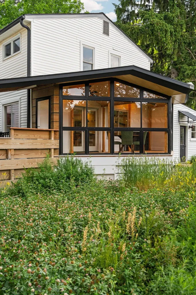 2050 Camelot Road Ann Arbor City MI 48104