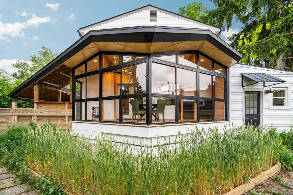 2050 Camelot Road Ann Arbor City MI 48104