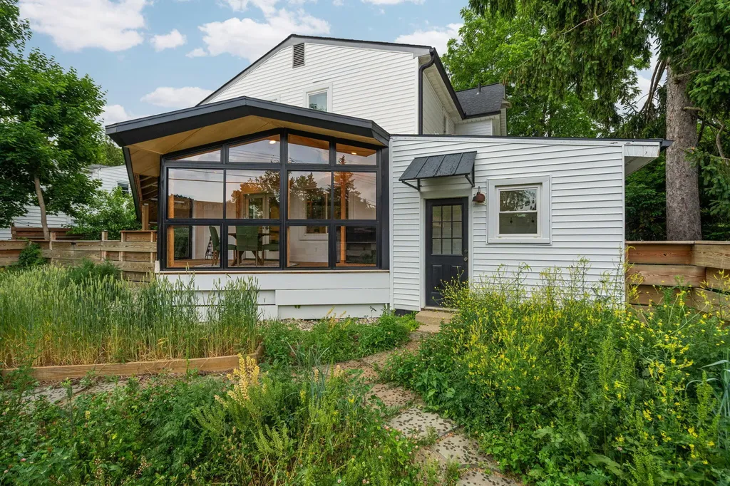 2050 Camelot Road Ann Arbor City MI 48104