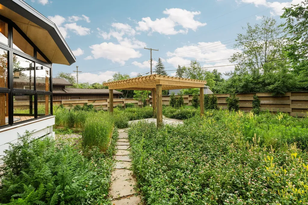 2050 Camelot Road Ann Arbor City MI 48104