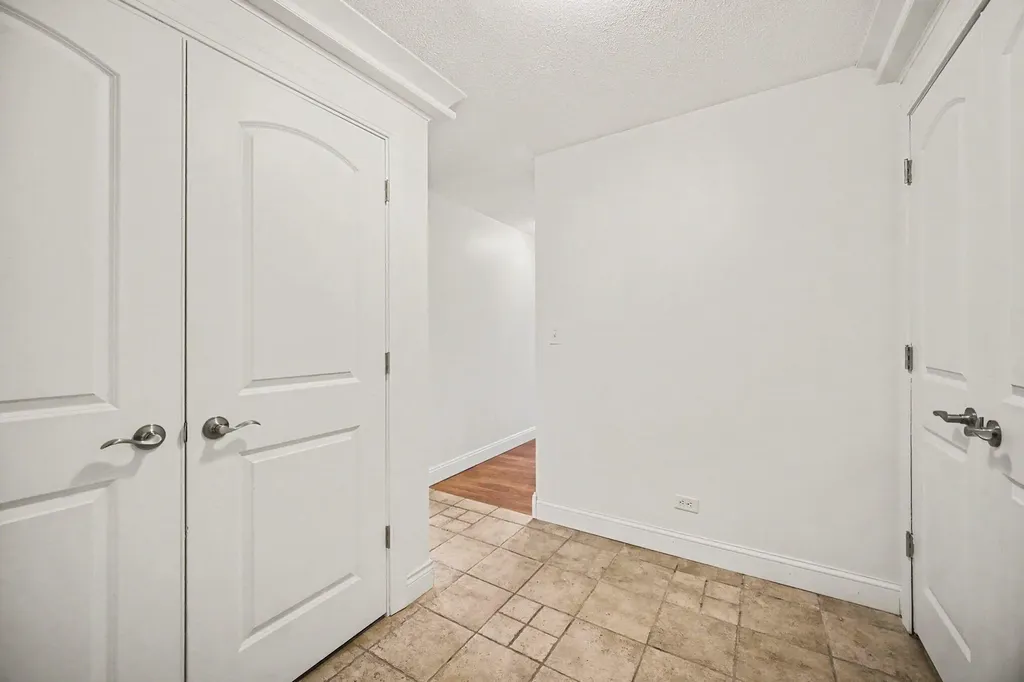 1050 Wall Ann Arbor City MI 48105