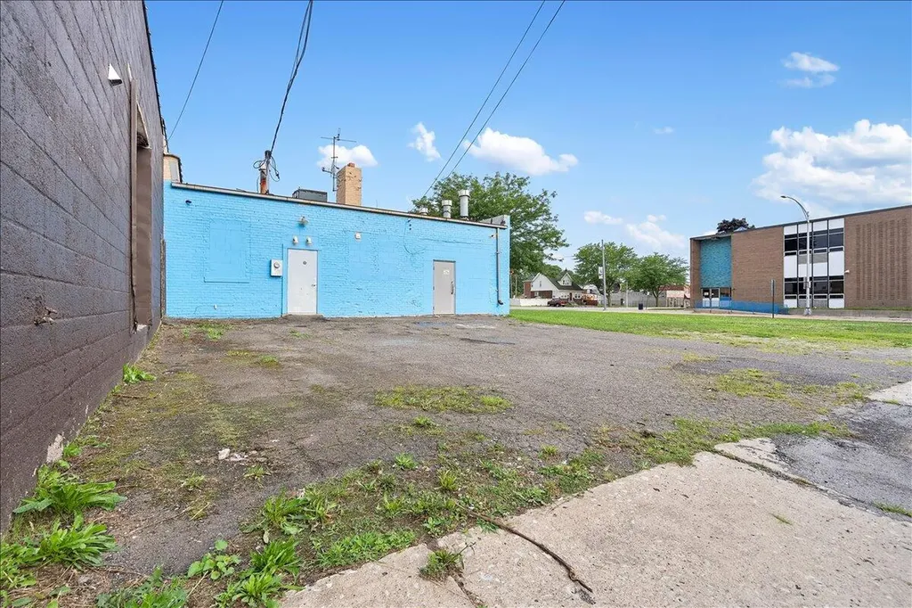 11283 W Jefferson Avenue River Rouge City MI 48218