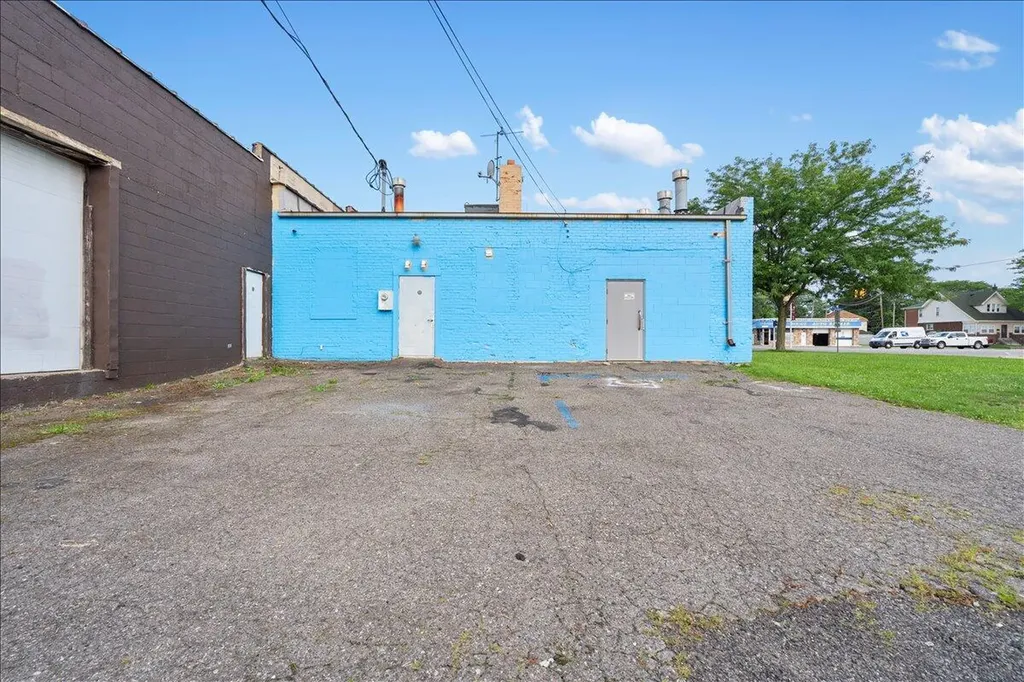 11283 W Jefferson Avenue River Rouge City MI 48218