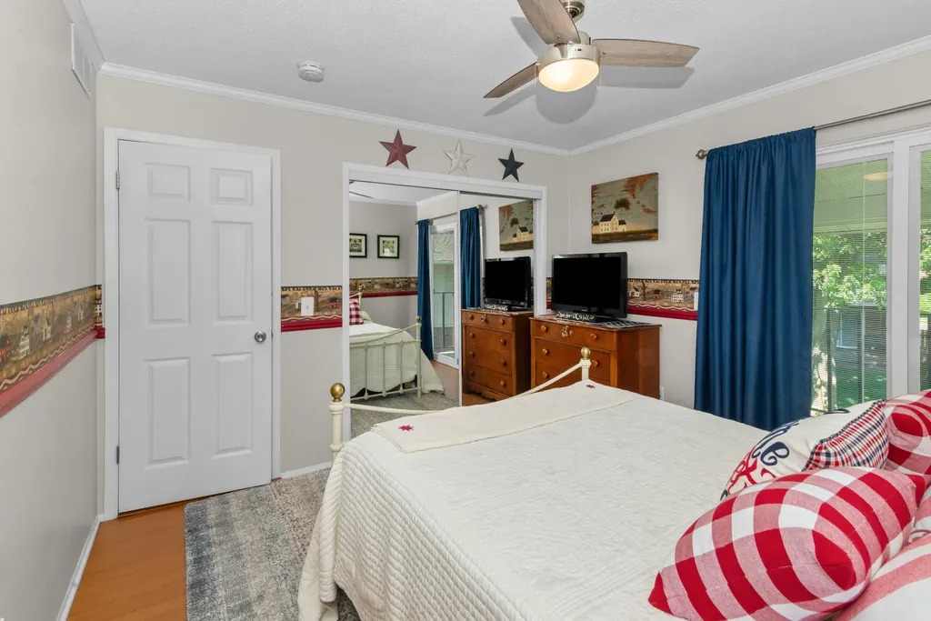 13250 Lake Point Boulevard Van Buren Charter Township MI 48111