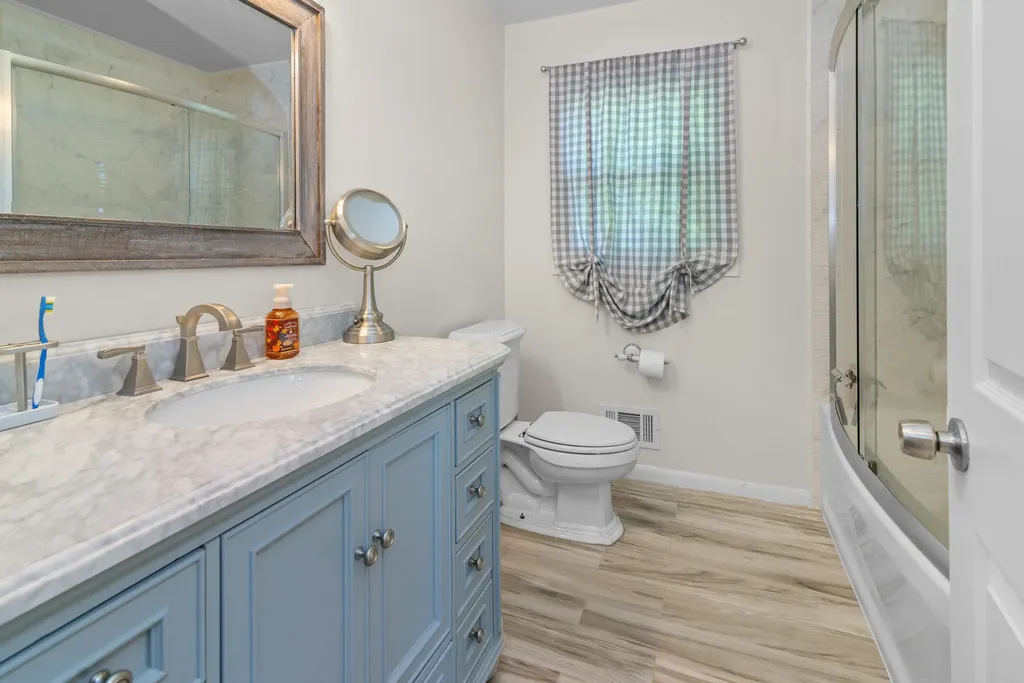 13250 Lake Point Boulevard Van Buren Charter Township MI 48111