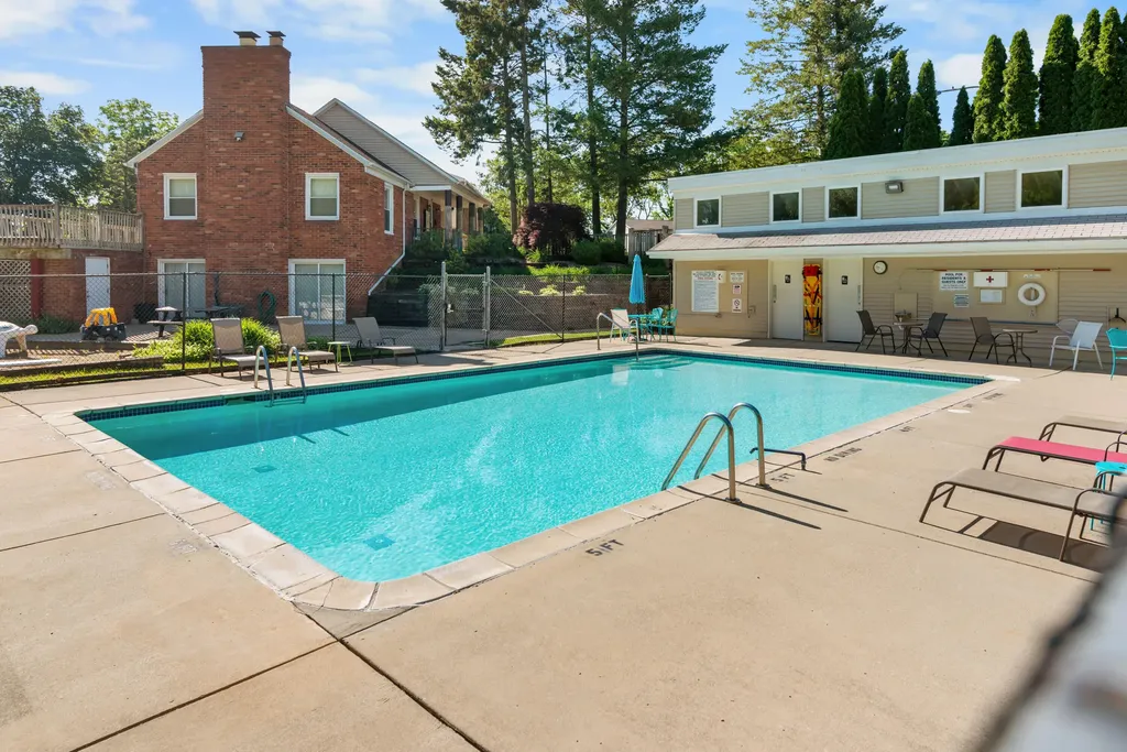 13250 Lake Point Boulevard Van Buren Charter Township MI 48111