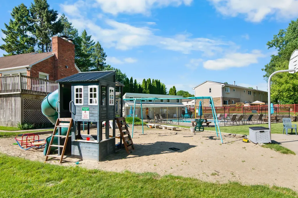 13250 Lake Point Boulevard Van Buren Charter Township MI 48111