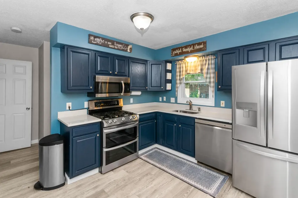 13250 Lake Point Boulevard Van Buren Charter Township MI 48111