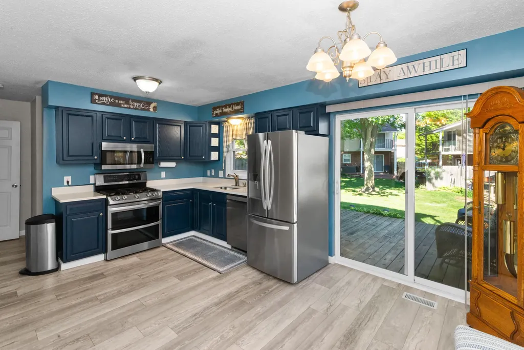 13250 Lake Point Boulevard Van Buren Charter Township MI 48111