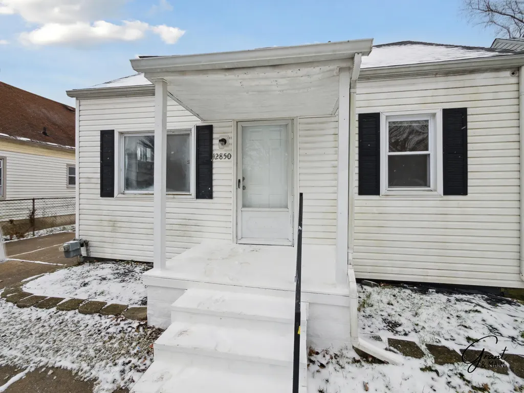 12850 Sidonie Avenue Warren City MI 48089
