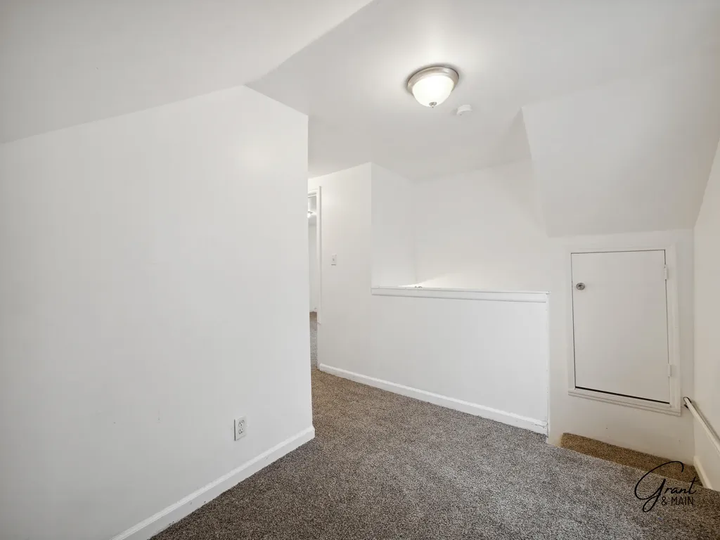 12850 Sidonie Avenue Warren City MI 48089