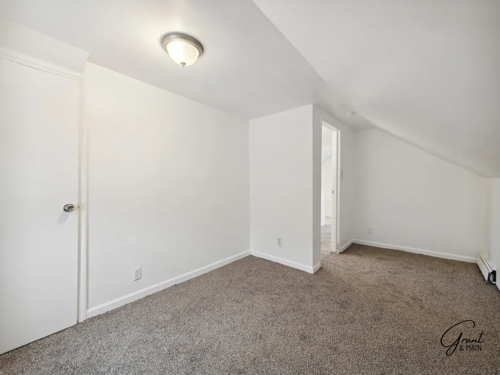 12850 Sidonie Avenue Warren City MI 48089