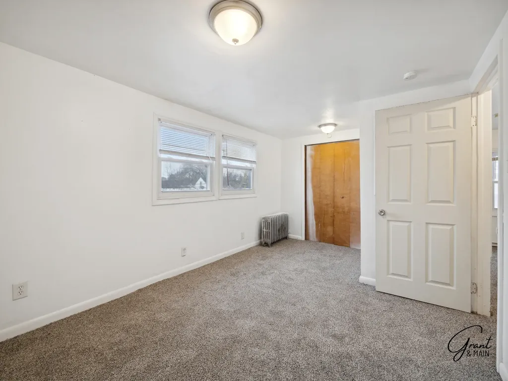 12850 Sidonie Avenue Warren City MI 48089