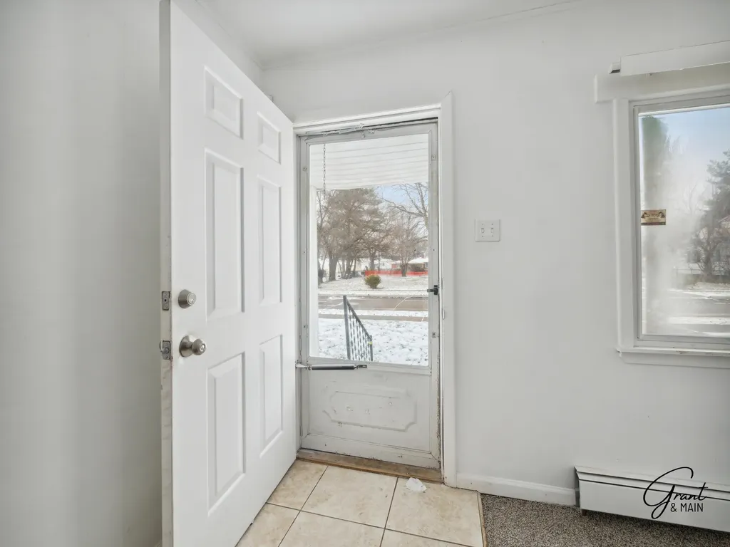 12850 Sidonie Avenue Warren City MI 48089