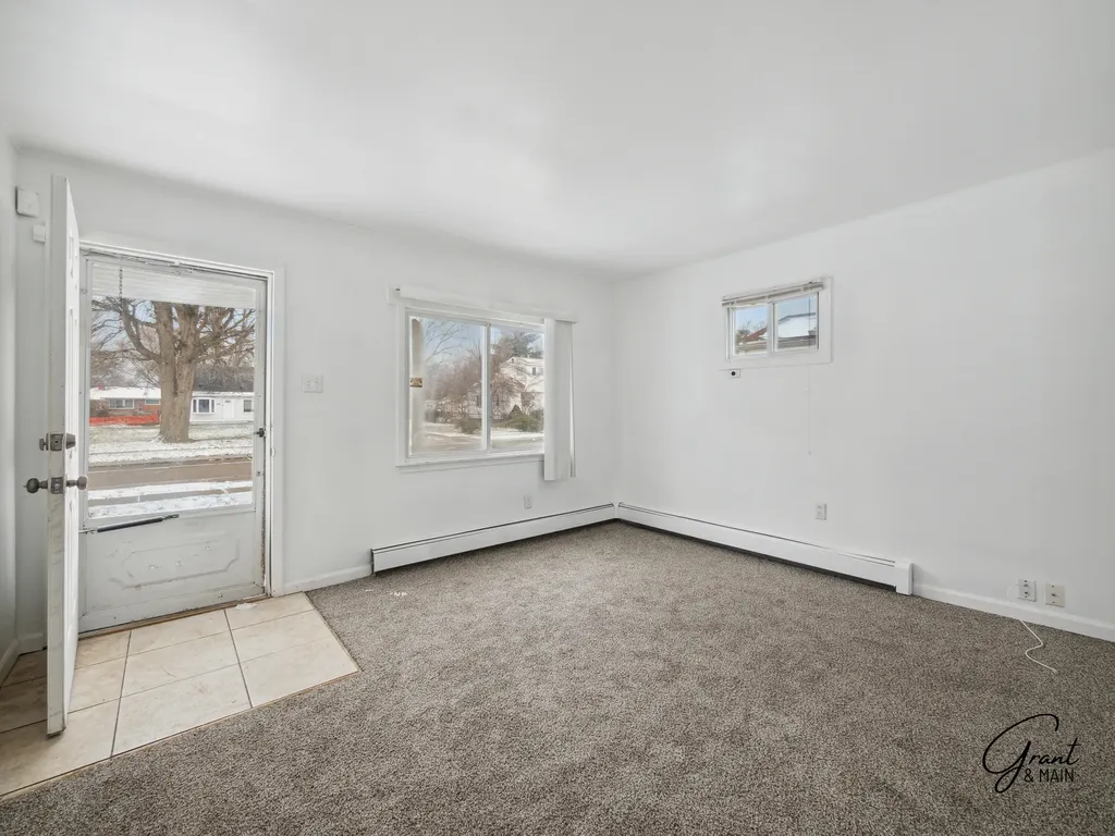 12850 Sidonie Avenue Warren City MI 48089