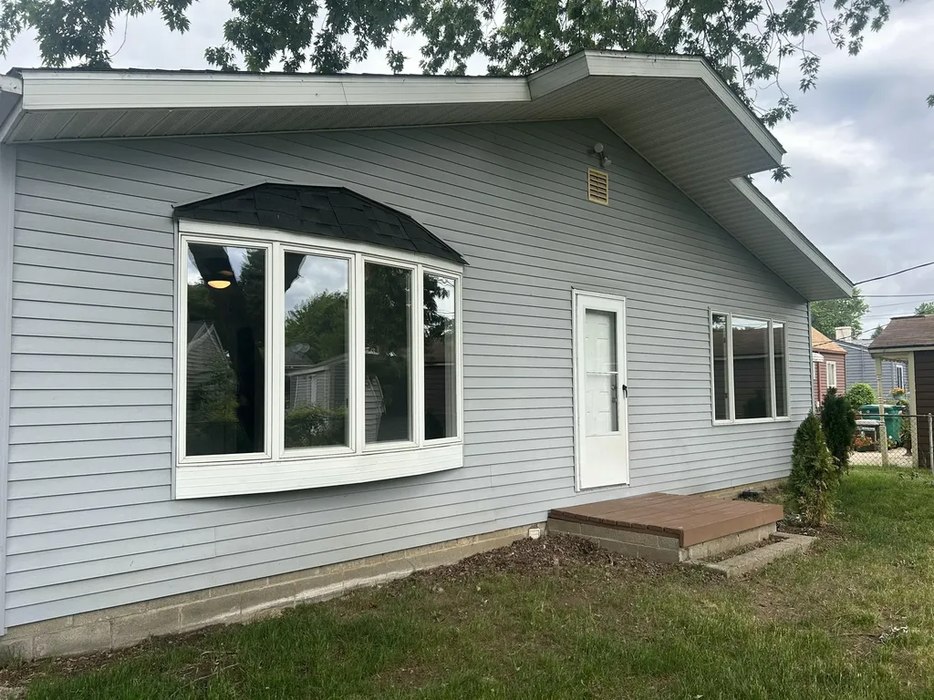 1042 Red Leaf Lane Ypsilanti City MI 48198