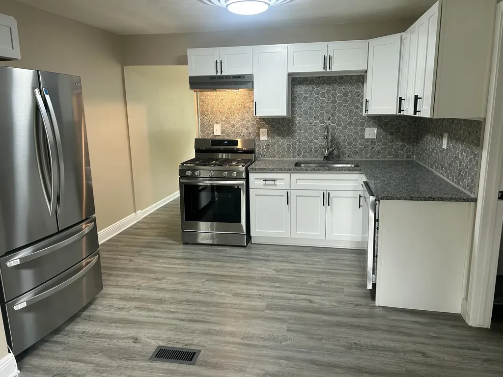 1042 Red Leaf Lane Ypsilanti City MI 48198