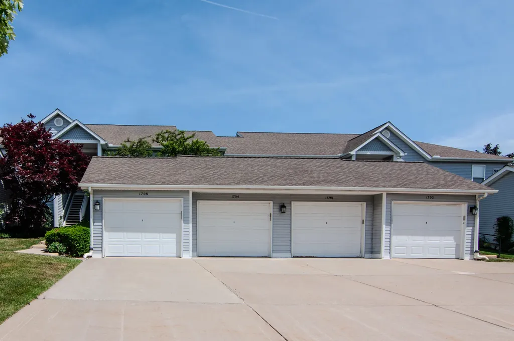 1704 Weatherstone Drive Pittsfield Charter Township MI 48108