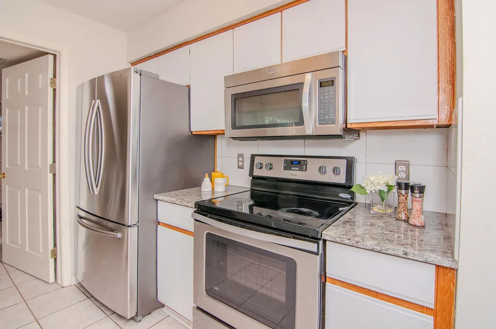 1704 Weatherstone Drive Pittsfield Charter Township MI 48108