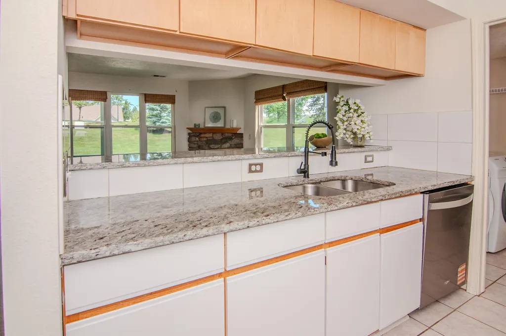 1704 Weatherstone Drive Pittsfield Charter Township MI 48108