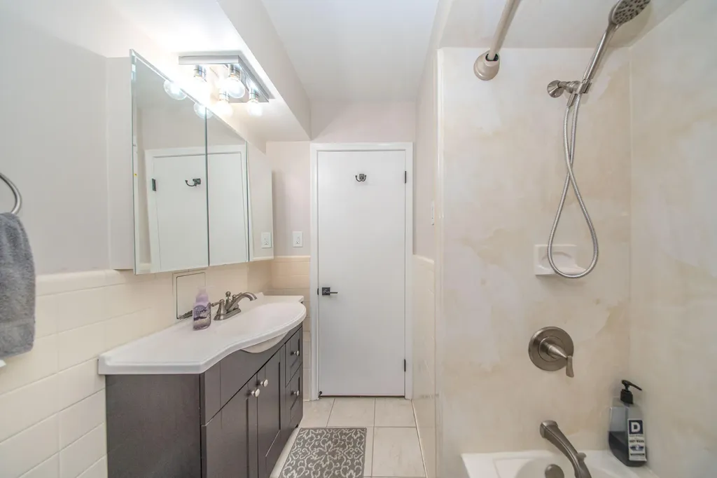 32973 Grennada Street Livonia City MI 48154