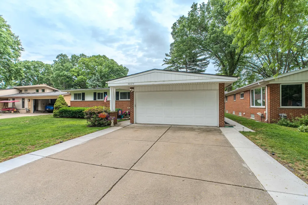 32973 Grennada Street Livonia City MI 48154