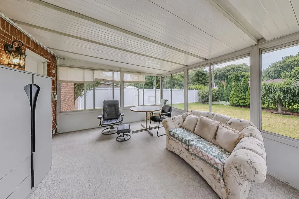 32973 Grennada Street Livonia City MI 48154