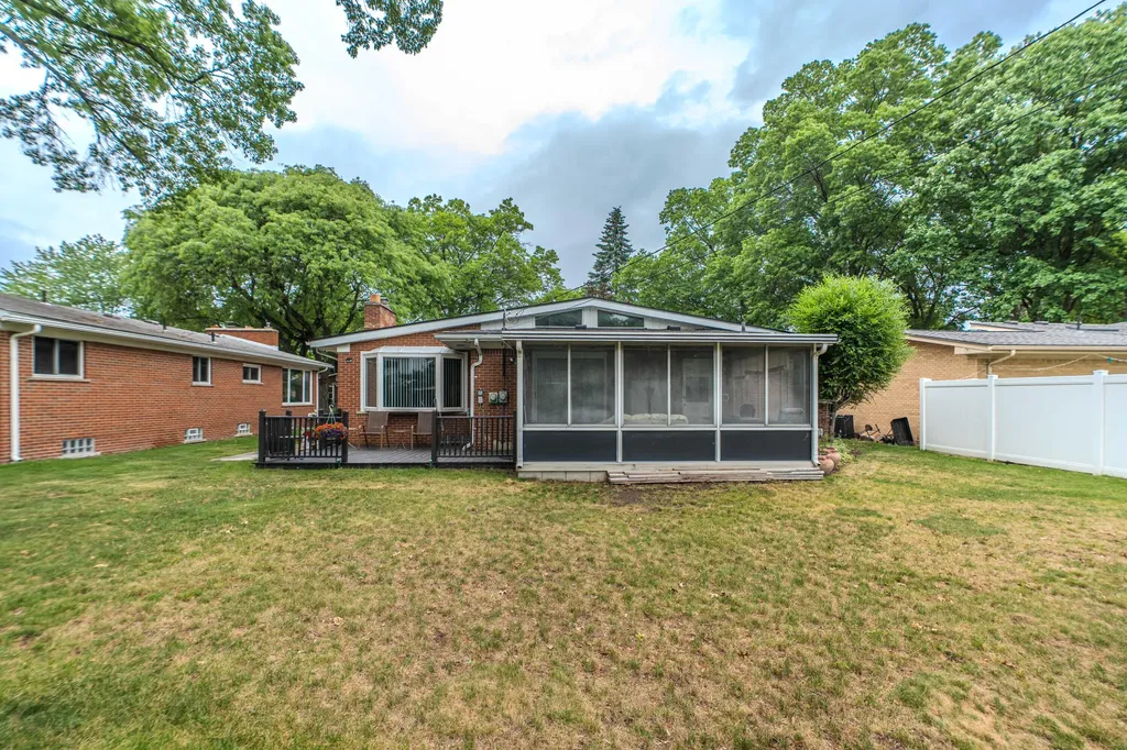 32973 Grennada Street Livonia City MI 48154