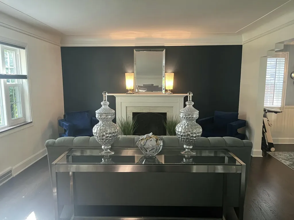 456 Manor Street Grosse Pointe Farms City MI 48236