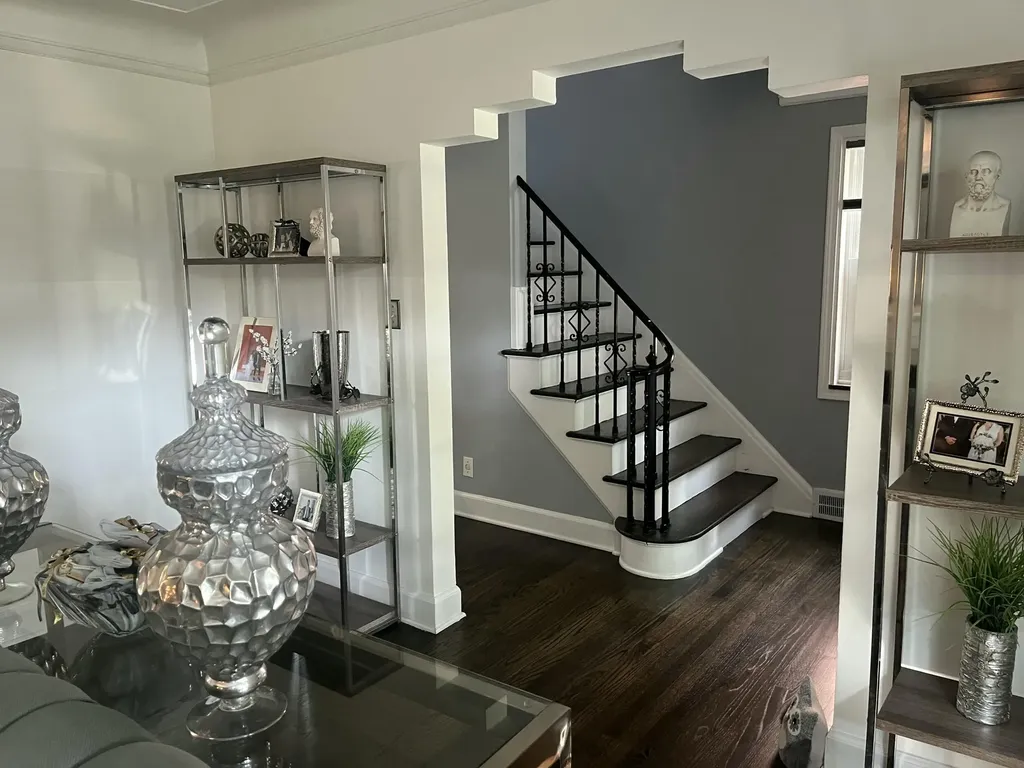 456 Manor Street Grosse Pointe Farms City MI 48236
