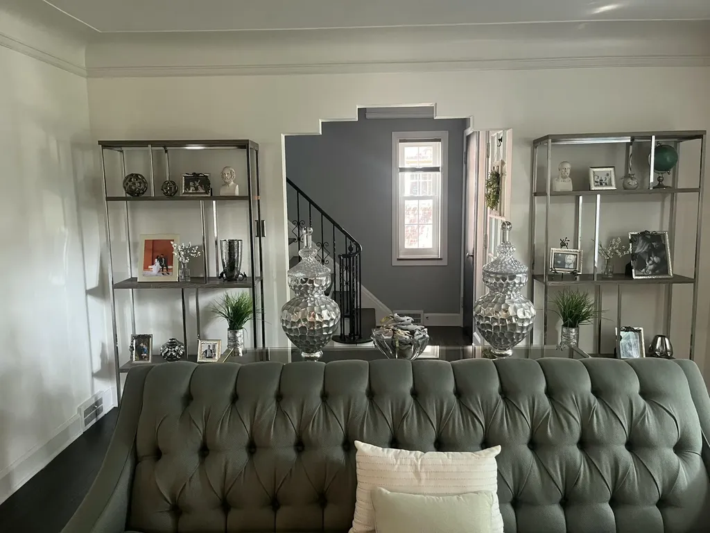 456 Manor Street Grosse Pointe Farms City MI 48236