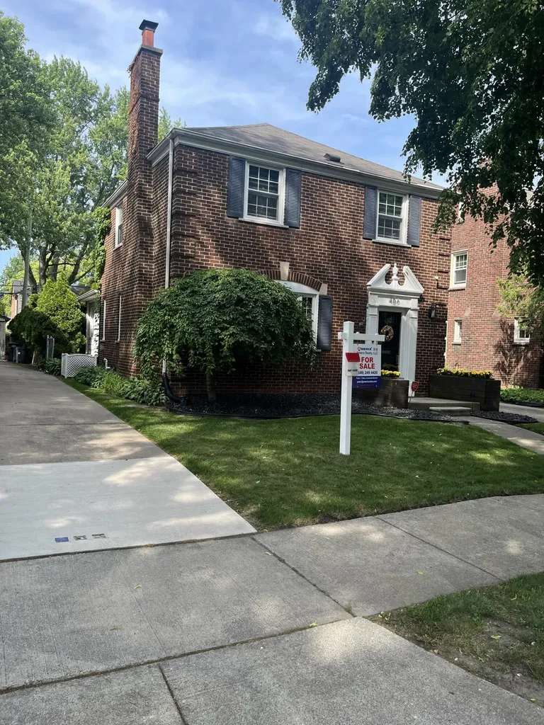 456 Manor Street Grosse Pointe Farms City MI 48236