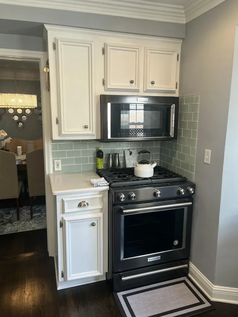 456 Manor Street Grosse Pointe Farms City MI 48236