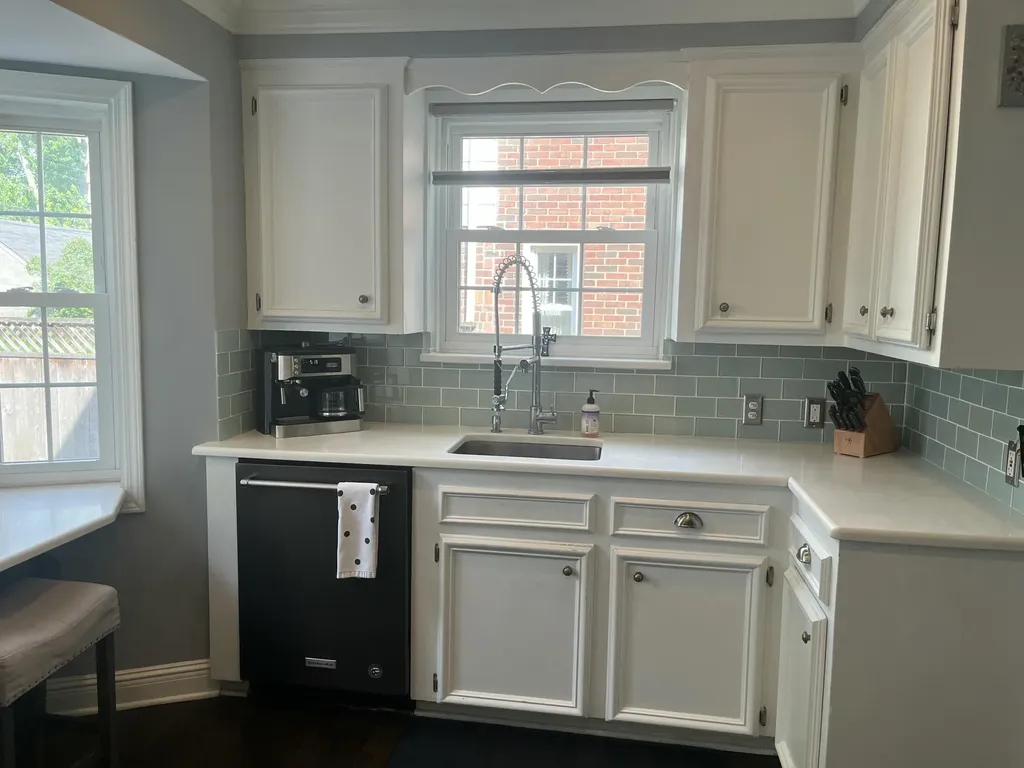 456 Manor Street Grosse Pointe Farms City MI 48236